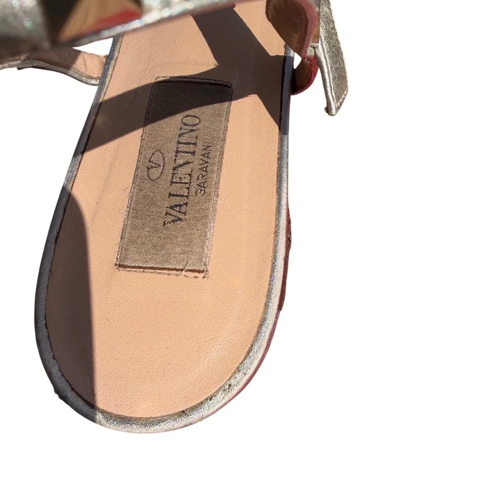 Valentino Garavani Rockstud Thong‎ Gladiator Gold Leather Sandals 37 Flat Shoes